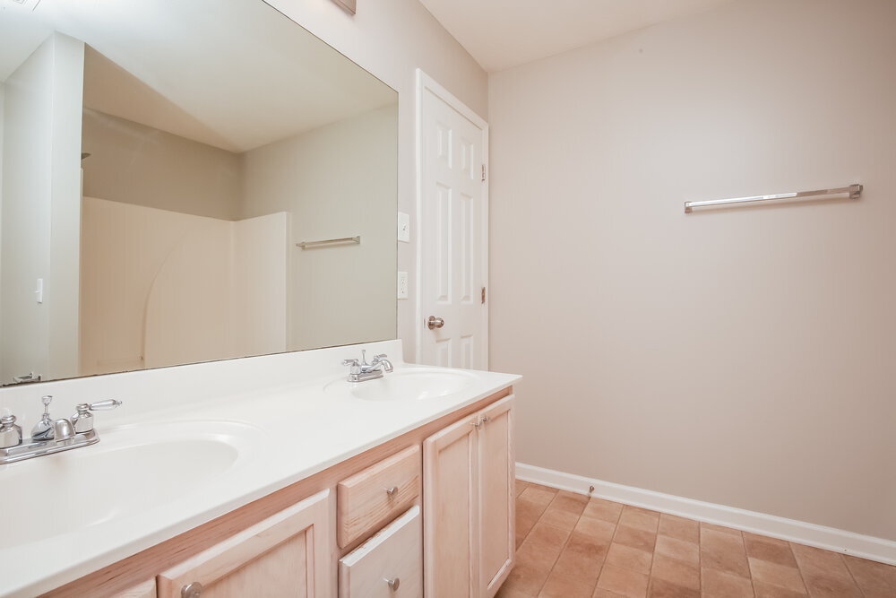 Building Photo - 7375 Ole Nottingham Dr