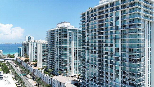Building Photo - 300 Sunny Isles Blvd
