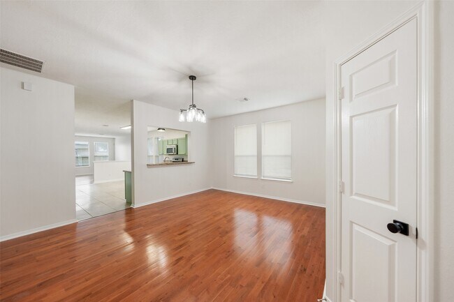 Building Photo - 923 Shirefield Ln