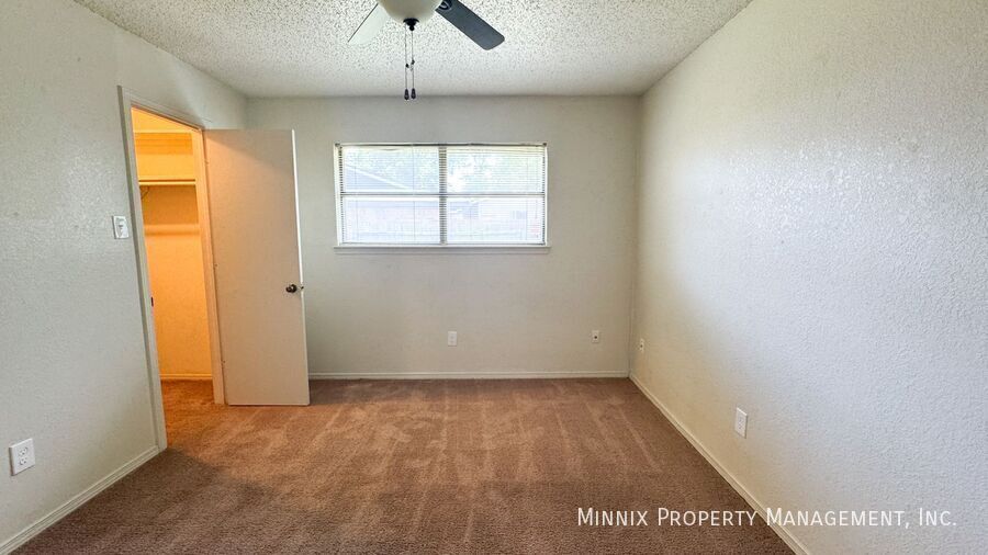 Building Photo - 4427 75th Dr