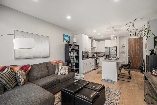 Building Photo - Coming Soon: One-Bedroom, One-Bath Condo i...