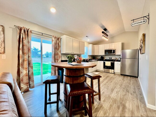 Building Photo - NEW Farmhouse Retreat Rustic decor and Cozy vibes!