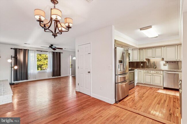 Building Photo - 1506 Widows Mite Rd