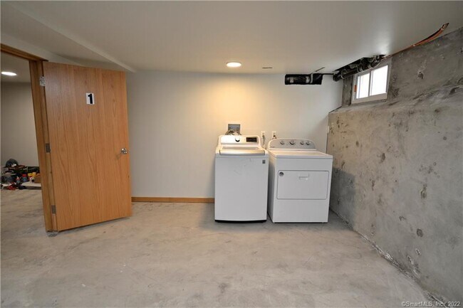 Building Photo - 361 Gregory St