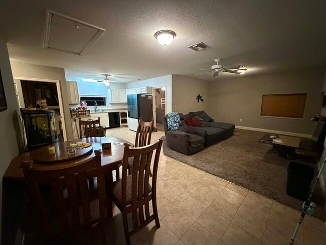 Building Photo - 6610 Golden Gate Pkwy