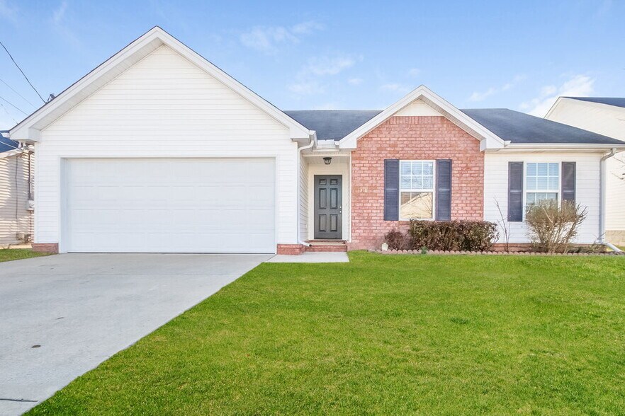 Primary Photo - 1318 Eastwoods Dr