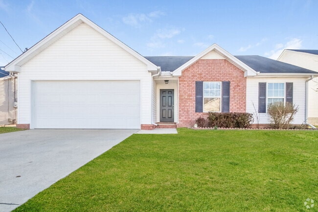 Building Photo - 1318 Eastwoods Dr
