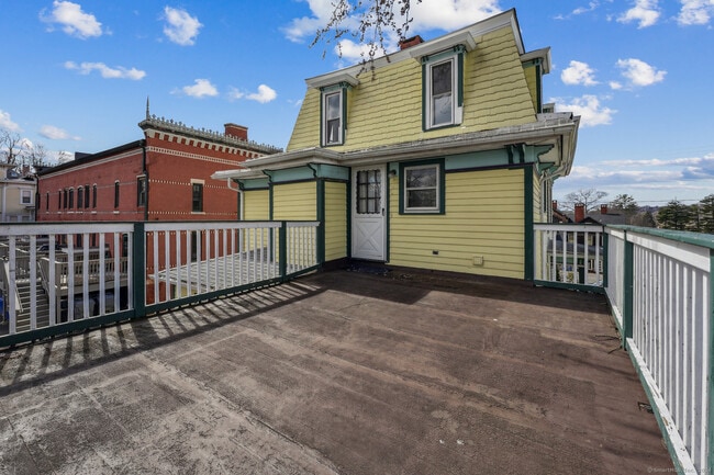 Building Photo - 34 Spring St