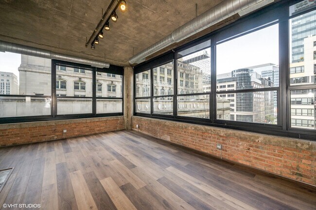 Building Photo - 130 S Canal St