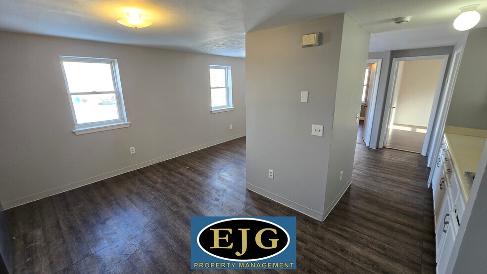 Building Photo - 26 Ledge St