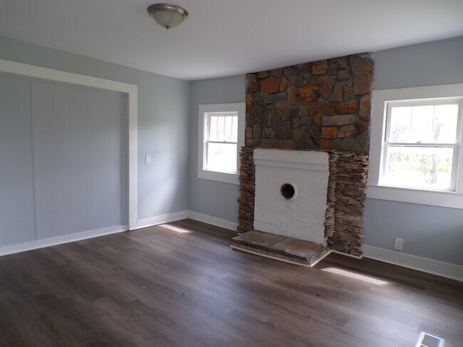 Building Photo - 5517 Sugar Ray Dr