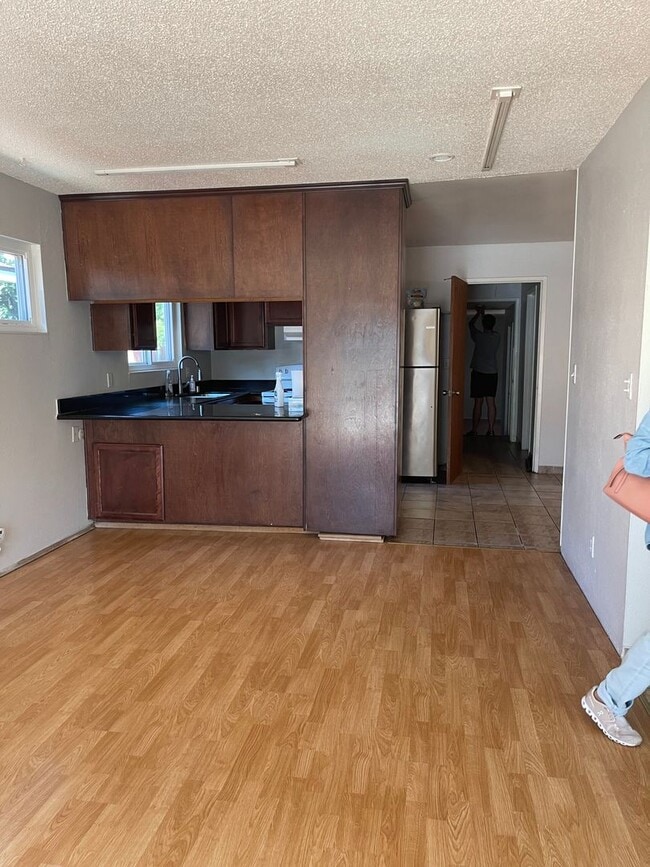 Building Photo - 5 Bedroom, 3 Bath Home in East Davis