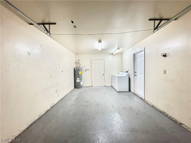 Building Photo - 1920 Haiwee St