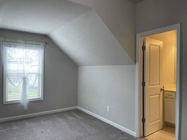 Building Photo - 2415 Matlin Way
