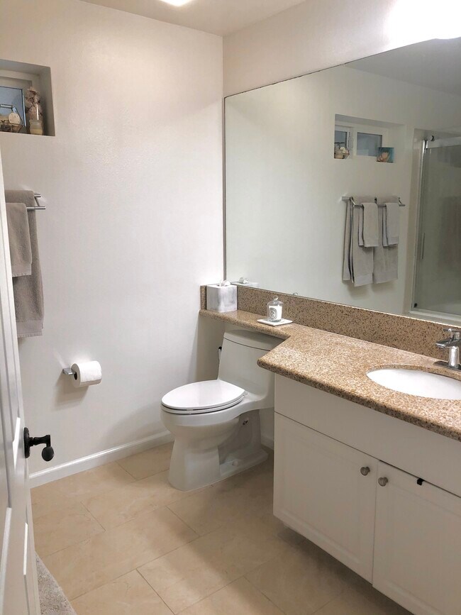 Bathroom - 520 Lunalilo Home Rd