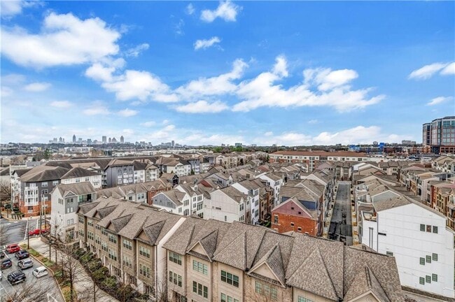 Building Photo - 711 Cosmopolitan Dr NE