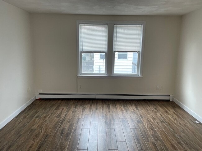 Building Photo - 32 Lincoln Rd