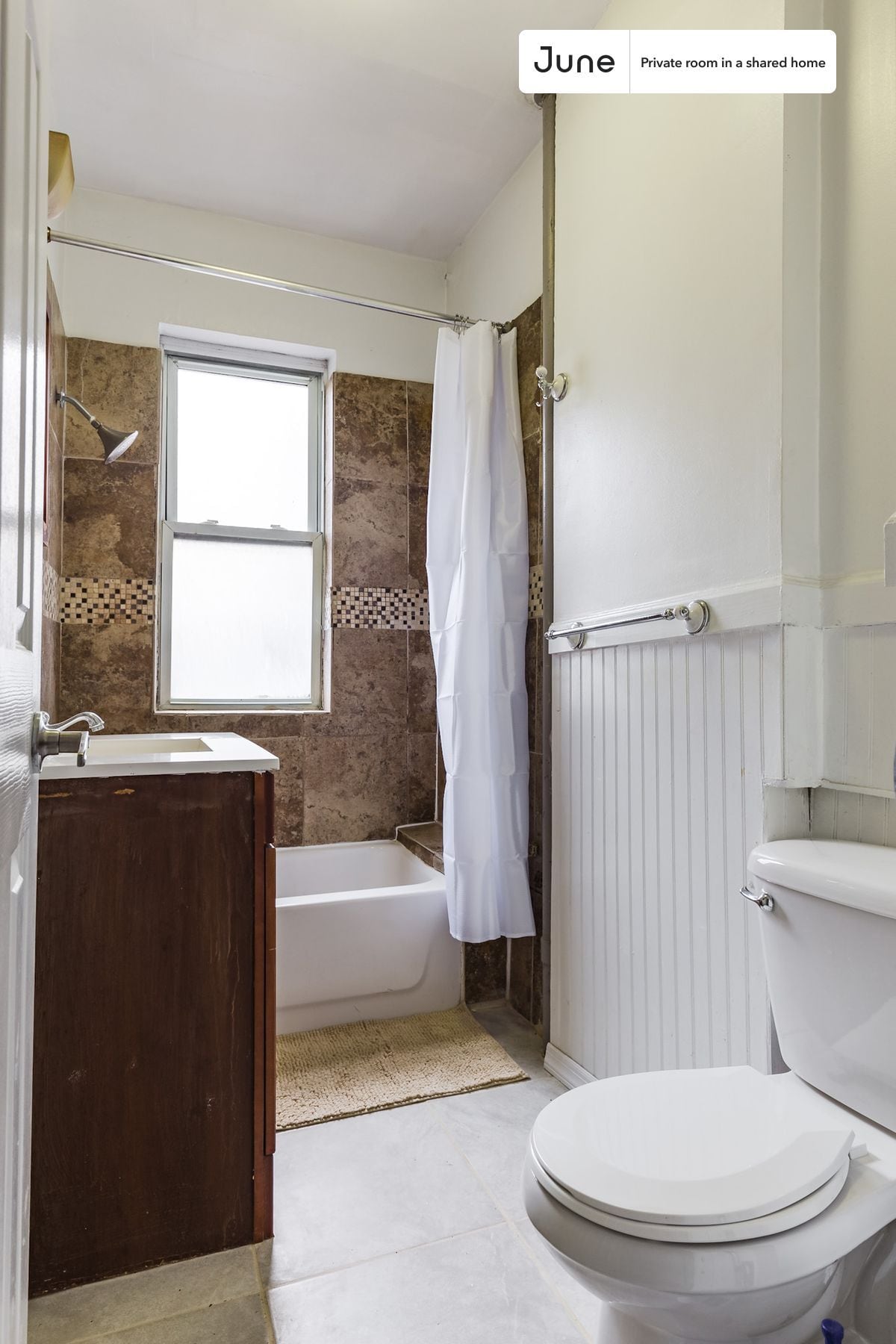 Building Photo - Room in Shared 3 bed/1 bath home