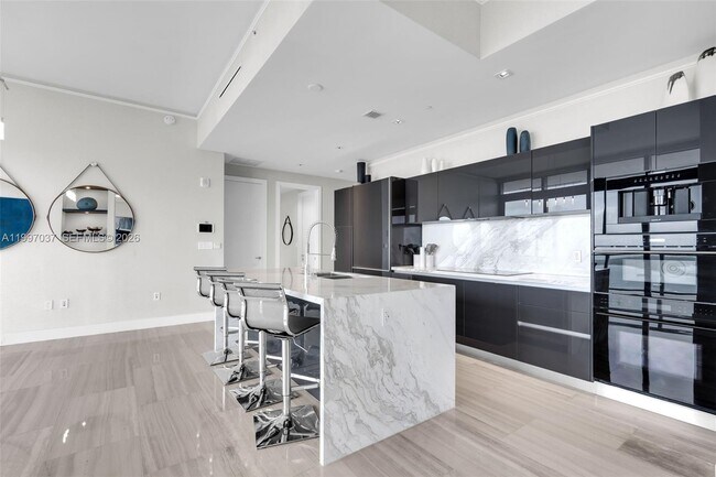 Building Photo - 1451 Brickell Ave