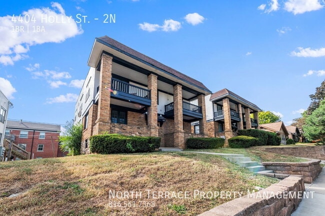 Building Photo - Renovated, VINTAGE 1BR with W/D - In The W...