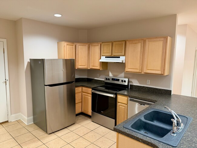 Building Photo - Adams Ave.