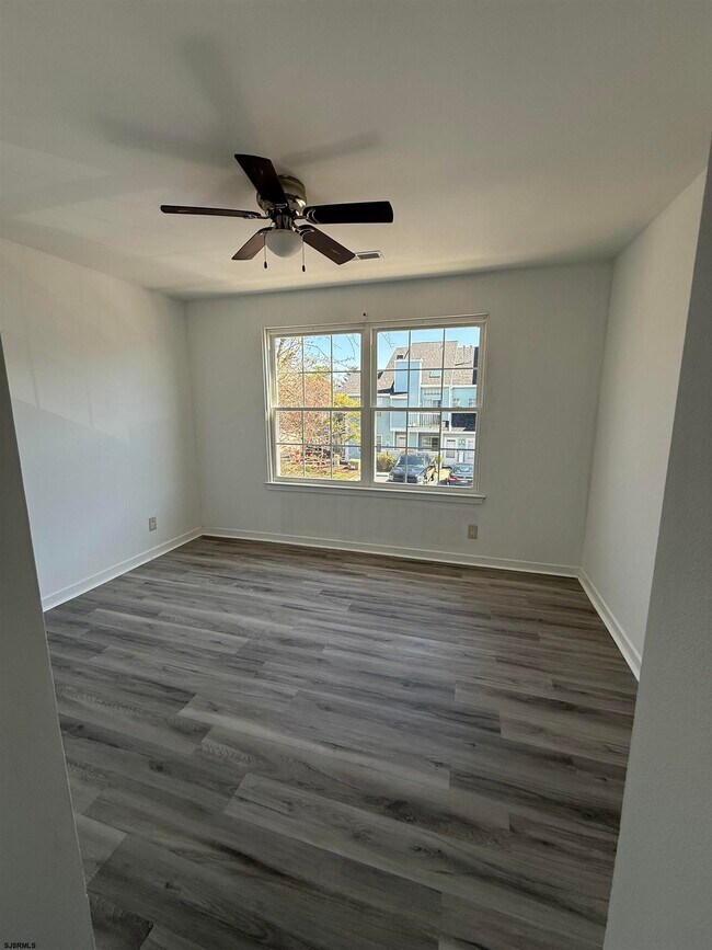 Building Photo - 208 Heather Croft