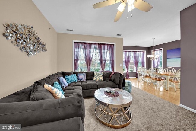 Building Photo - 60 Kyle Way