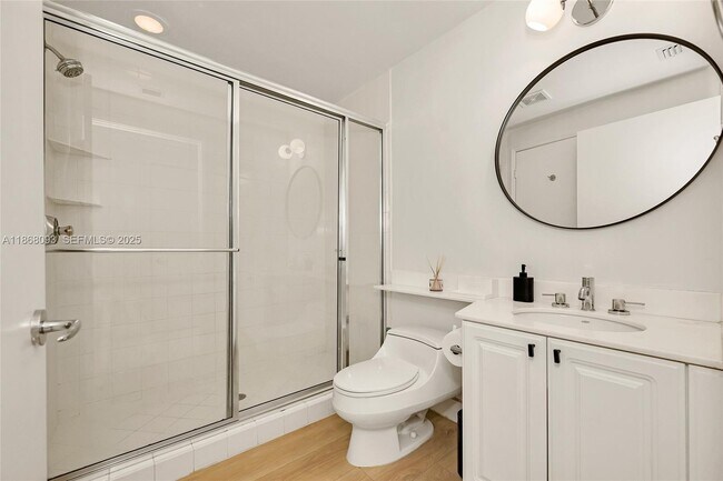 Building Photo - 733 Crandon Blvd