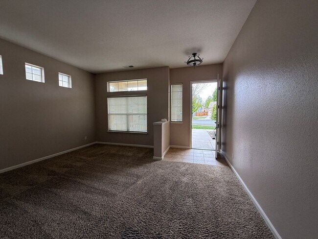 Building Photo - Beautiful Home in Sparks!