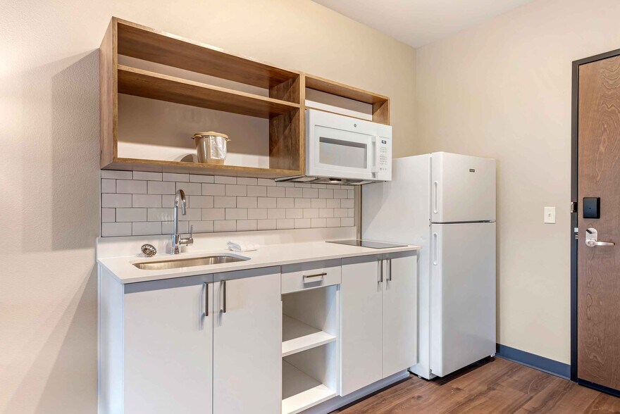 Building Photo - Furnished Studio-Jacksonville - Airport