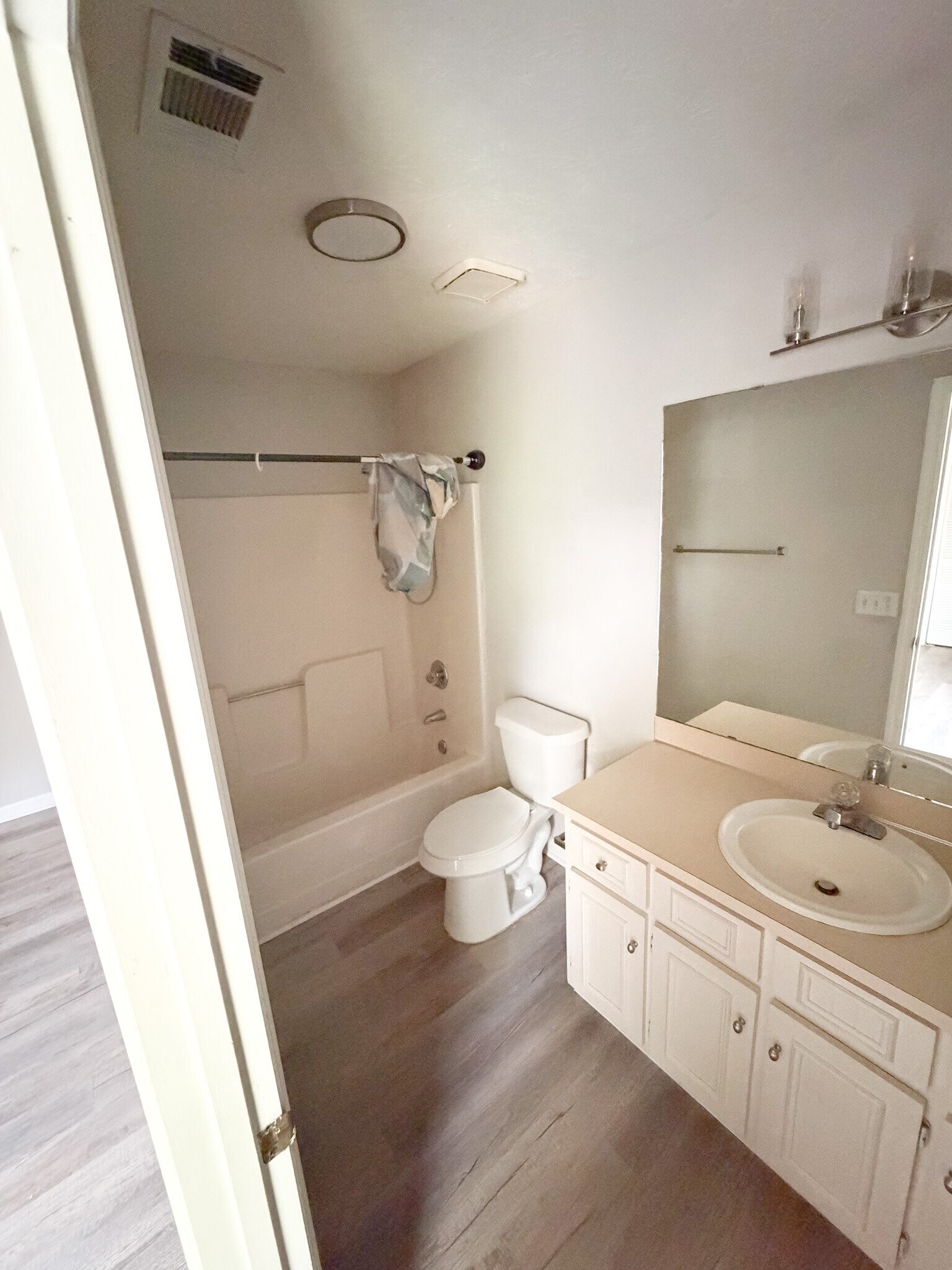 Building Photo - 6197 Trestlewood Dr