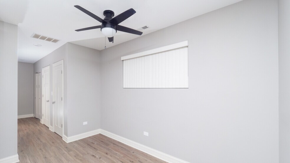 Building Photo - 4735 S Michigan Ave