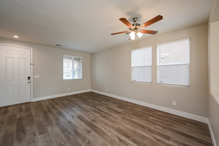Building Photo - 781 Connex Ct