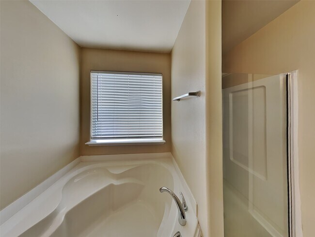 Building Photo - 28926 Village Creek Loop