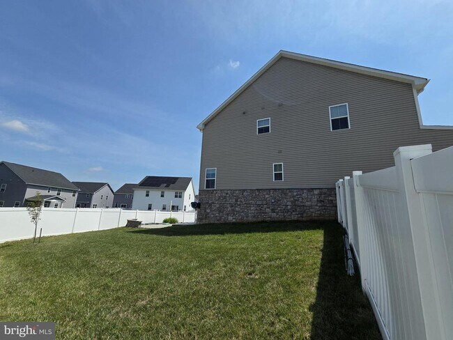 Building Photo - 7550 Mint Springs Ct
