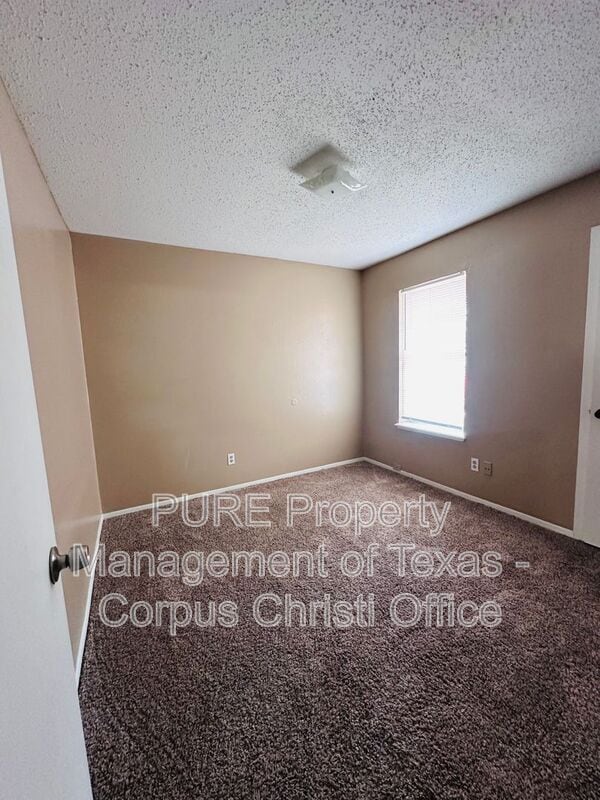 Building Photo - 421 Antares Dr