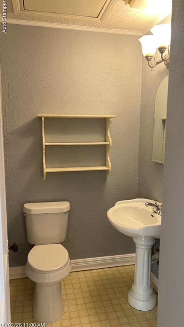 Building Photo - 4600 Calmont Ave