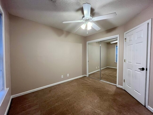 Building Photo - 107 Vanessa Dr