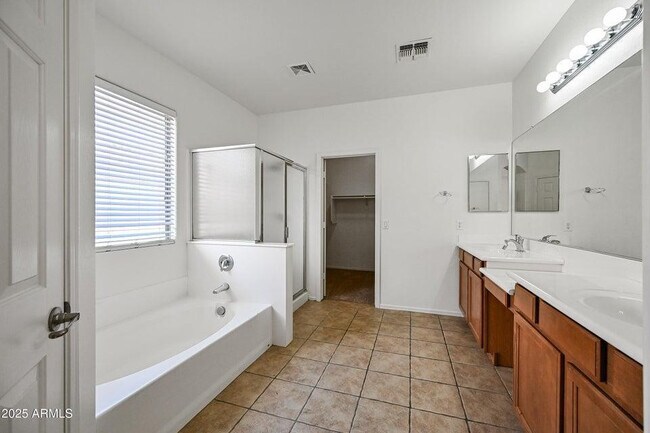 Building Photo - 3852 S Eucalyptus Pl
