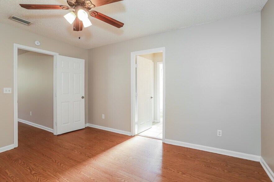 Building Photo - 3111 Wavering Ln