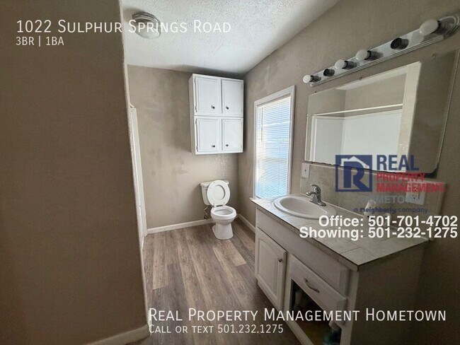 Building Photo - 1022 Sulphur Springs Rd