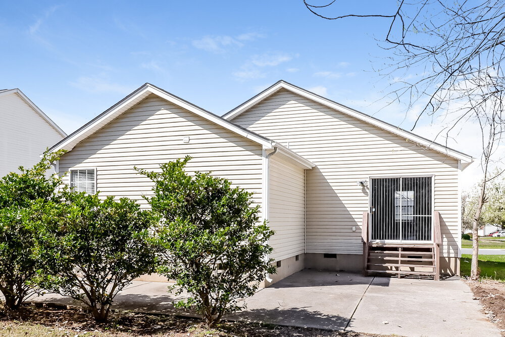 Building Photo - 15123 De Havilland Dr