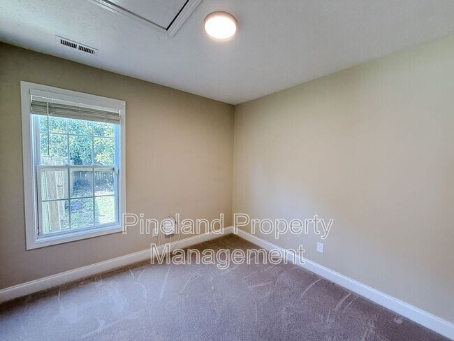 Building Photo - 117 Moorea Dr