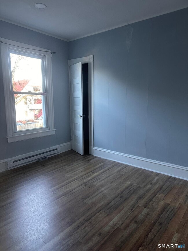 Building Photo - 20 Myrtle Ave