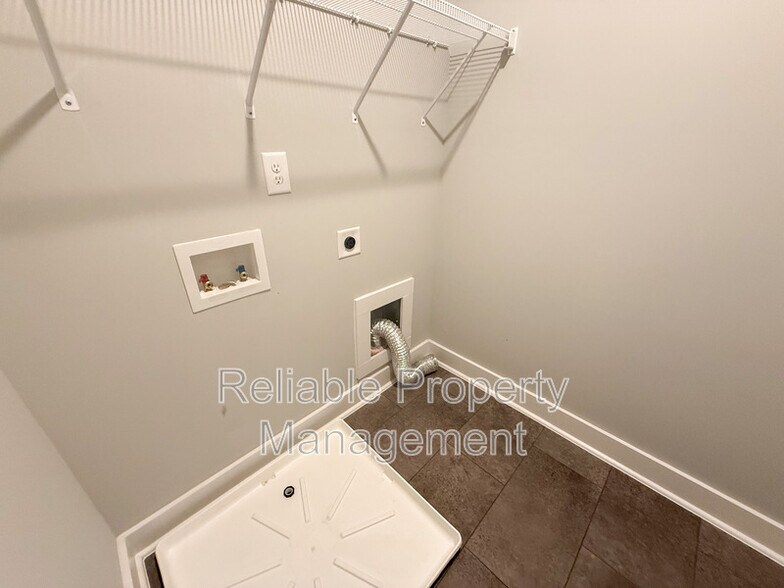 Building Photo - 37 N Laird Dr