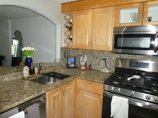 Building Photo - 6709 N Kendall Dr