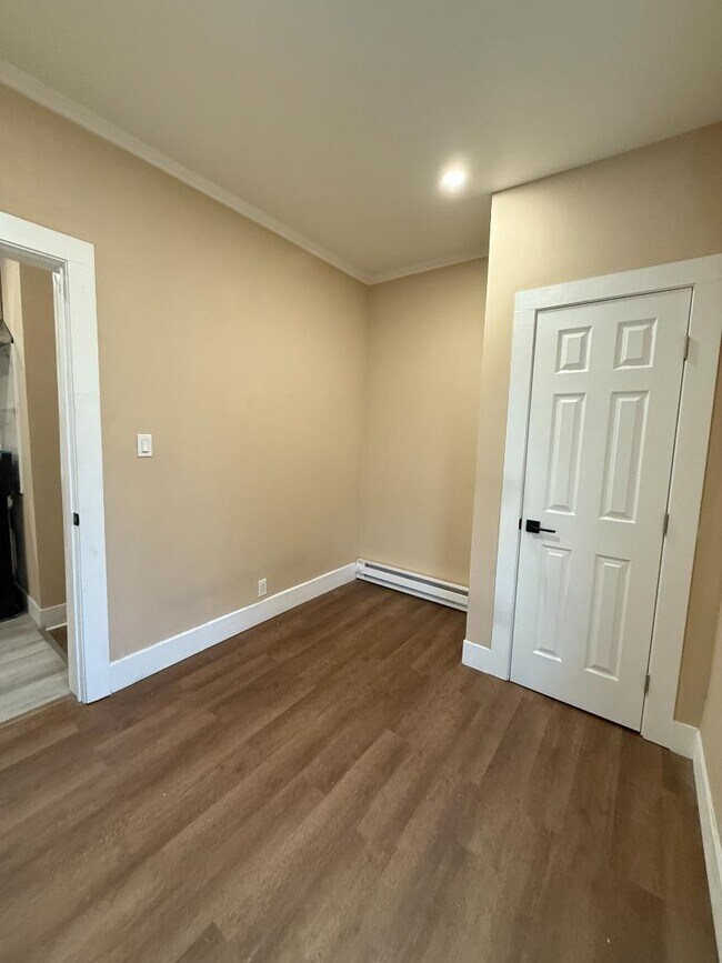 Building Photo - 249 2nd St