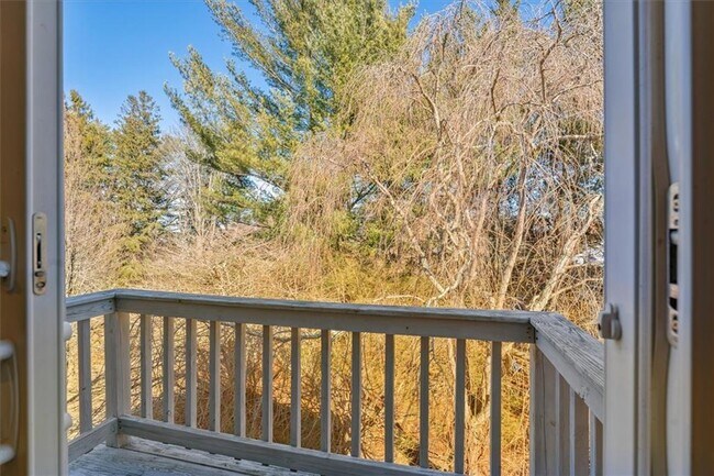 Building Photo - 98 Hargraves Dr