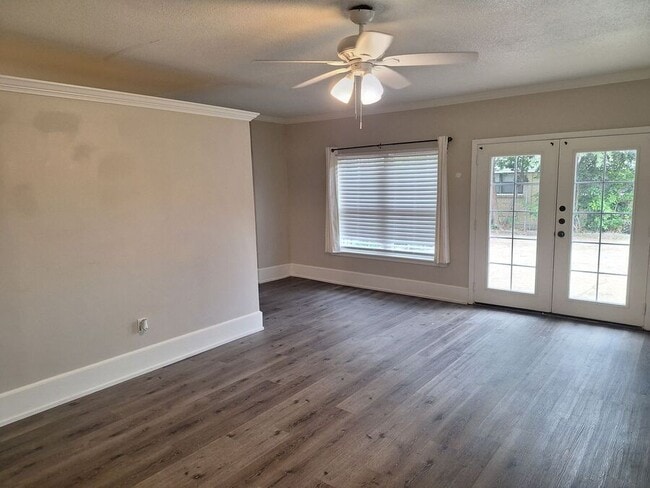 Building Photo - 8430 Birchcroft Dr