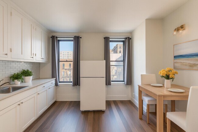 Primary Photo - 1111 Washington St